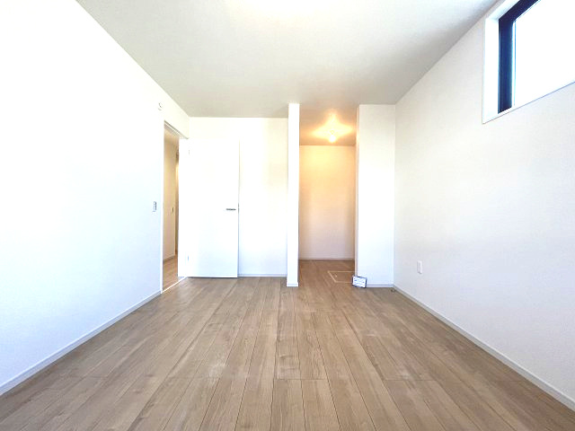 熱田区五番町2期　新築戸建　1号棟の洋室|独立性の高いお部屋ですので、プライベート空間をしっかり分けることができますね♪