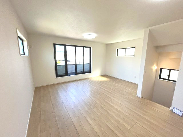 熱田区五番町2期　新築戸建　1号棟の居間・リビング|リビングイン階段は開放感と一体感をもたらし家族の時間を豊かにします！