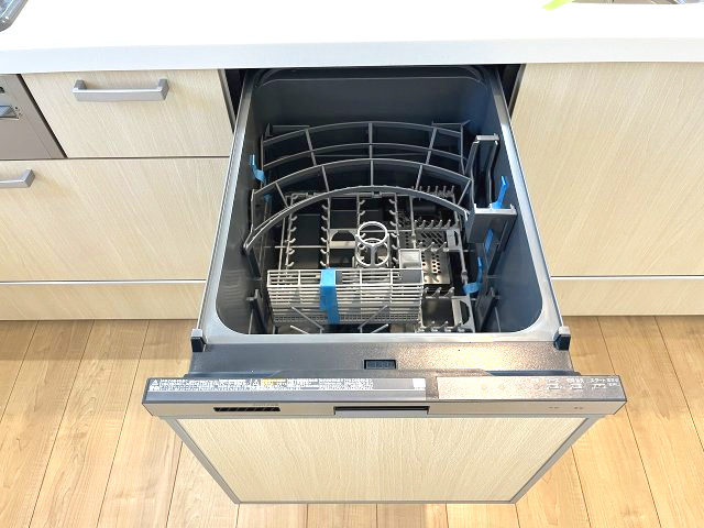 熱田区五番町2期　新築戸建　1号棟のキッチン|食器洗浄乾燥機は高温洗浄により、手洗いよりも高い洗浄力と除菌効果が期待できます！