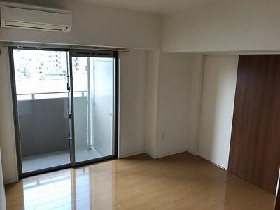 【その他】 | サーパス和歌山駅前 | 洋室（西側約６．４畳）※前回募集時／２０１８年４月の写真