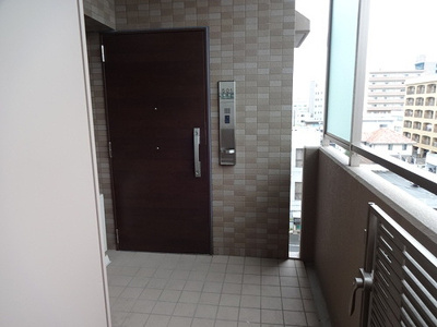 【設備】 | サーパス和歌山駅前 | 専用ポーチ　※前回募集時／２０１８年４月の写真