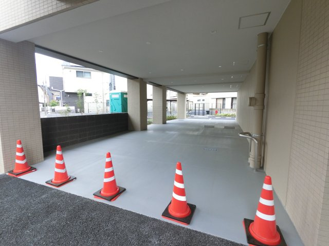 アロー東海神　３７番館の駐車場