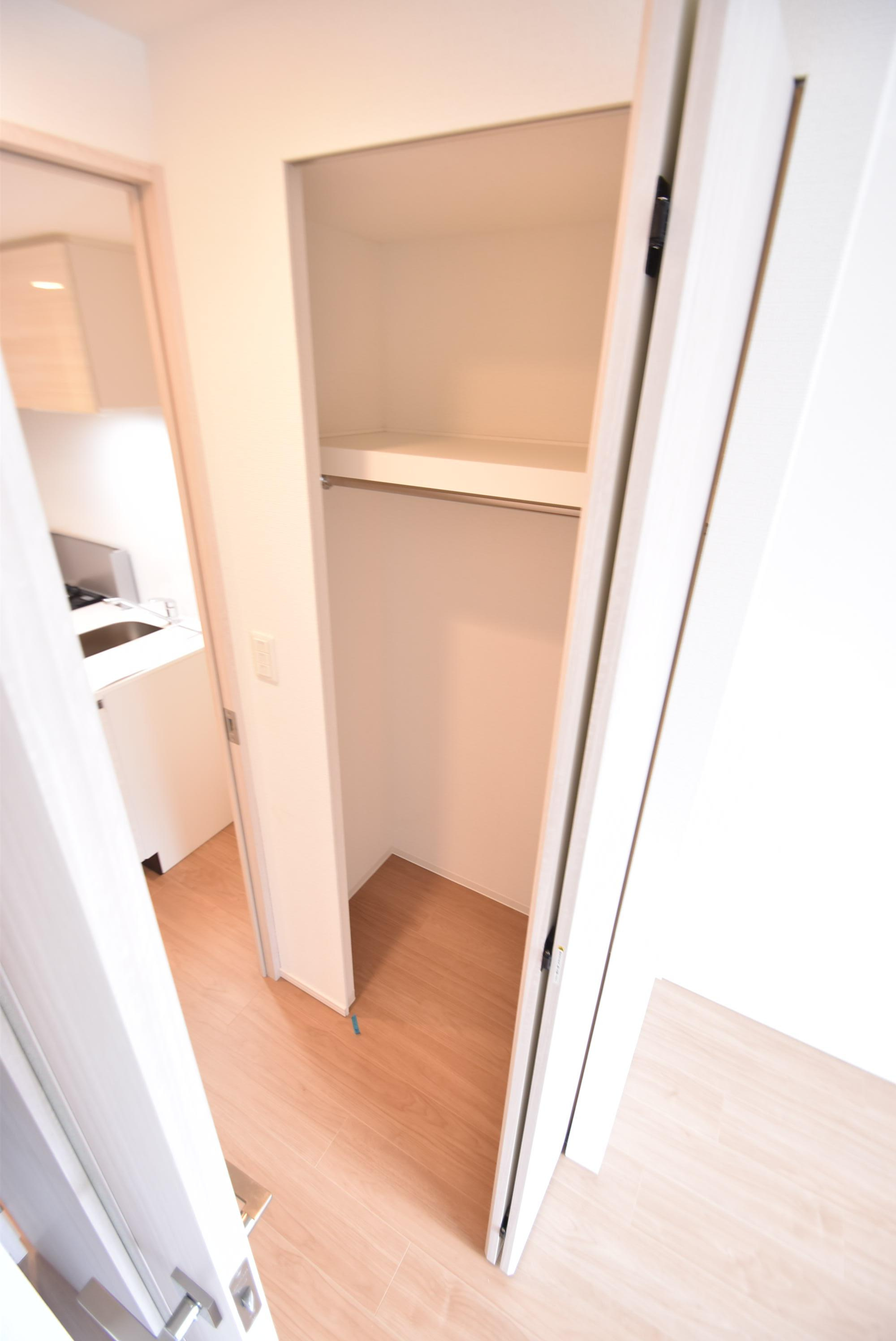 大阪市城東区鴫野西５丁目の賃貸マンションの収納