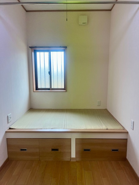 高島市新旭町旭中古戸建のランドリースペース