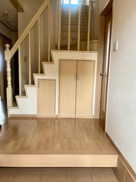 高島市新旭町旭中古戸建の玄関