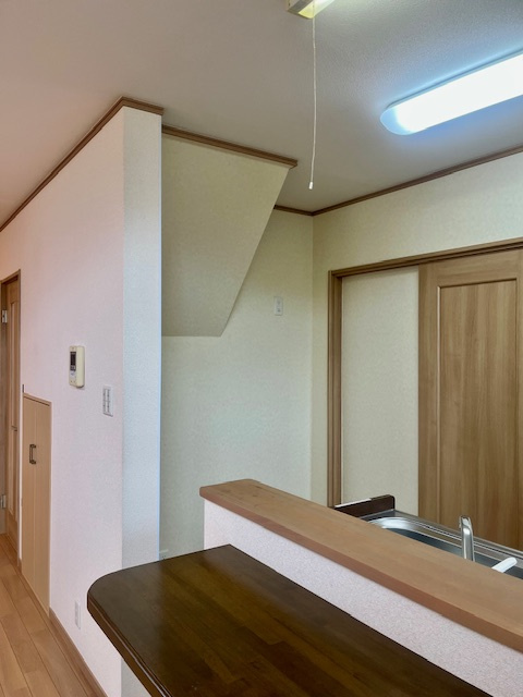 高島市新旭町旭中古戸建のキッチン