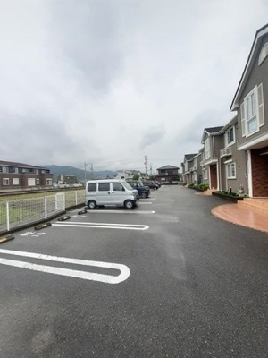 【駐車場】 | ブリッサユウⅡ