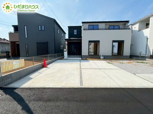 行田市長野3丁目　新築一戸建て　リーブルガーデン　02の駐車場|駐車4台可能！
お友達が来ても安心！カーライフも楽しめちゃう♪