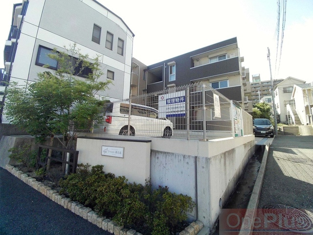 D-room灘北通の外観