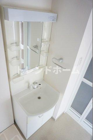 エスカーサ心斎橋EASTの独立洗面台|選べる家電プランあり！！