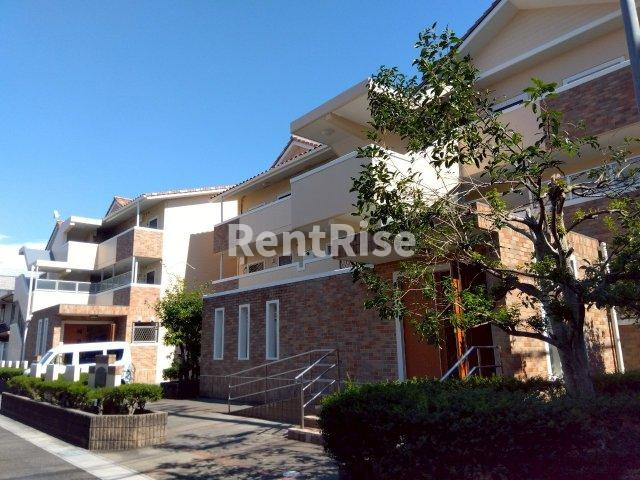 ハイツオレンジAの外観