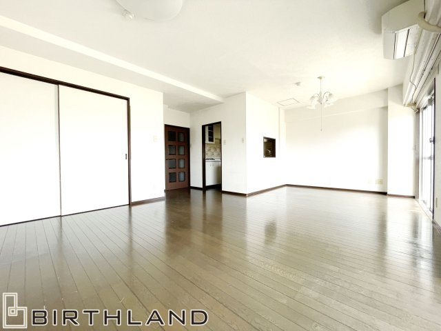 中古マンション　パレ・ブラン　9階メゾネットタイプ　眺望良好の居間・リビング