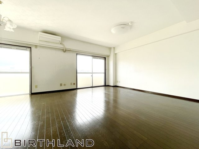 中古マンション　パレ・ブラン　9階メゾネットタイプ　眺望良好の居間・リビング