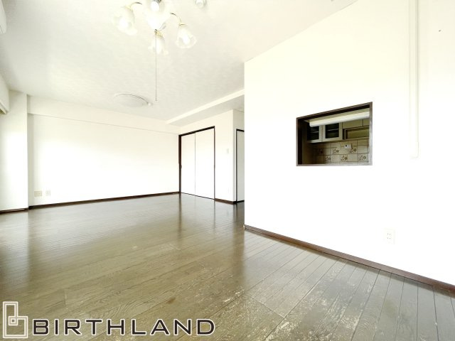 中古マンション　パレ・ブラン　9階メゾネットタイプ　眺望良好の居間・リビング