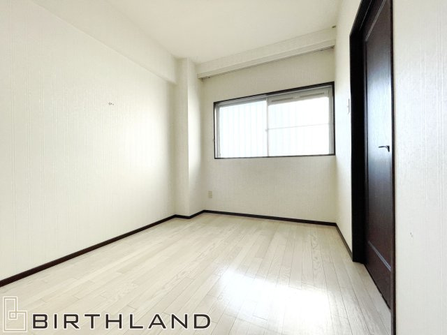 中古マンション　パレ・ブラン　9階メゾネットタイプ　眺望良好の洋室