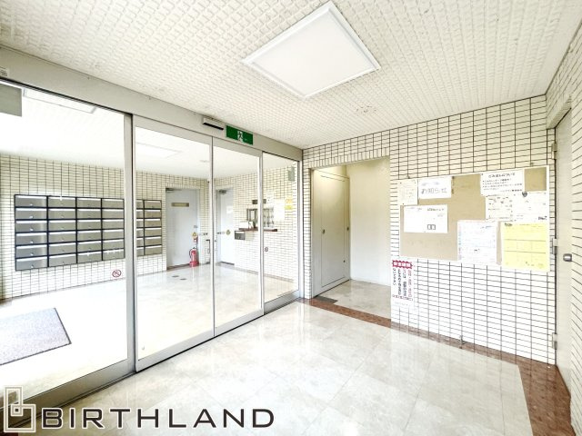 中古マンション　パレ・ブラン　9階メゾネットタイプ　眺望良好のエントランス|ガラス張りで明るいエントランスは見通しが良く安心です！