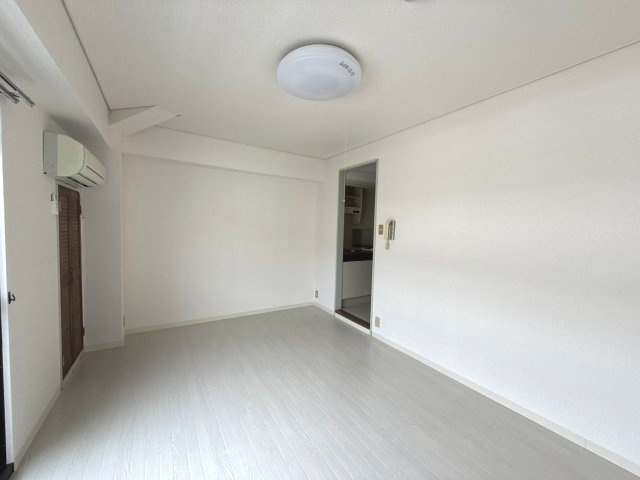 ジュネス船場の居間・リビング