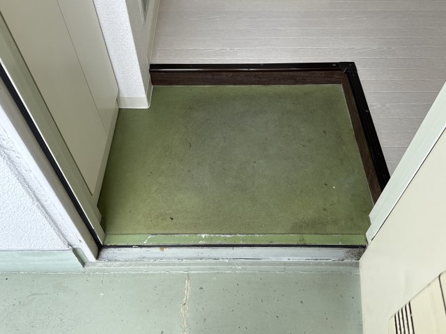 ジュネス船場の玄関