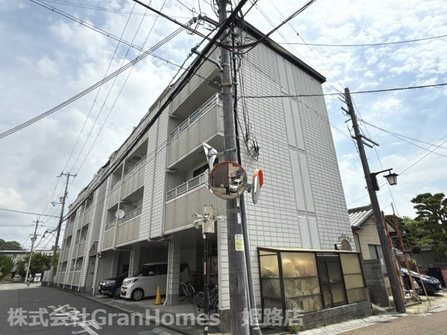 ジュネス船場の外観