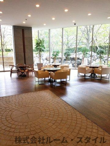 パークシティ武蔵小杉ミッドスカイタワーのエントランス|ロビーサンデッキ