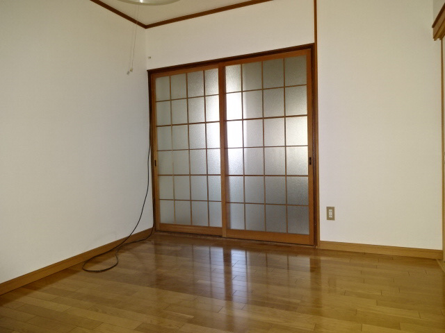 土山グリーンハウスの洋室