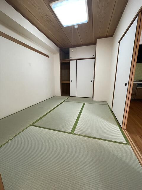 川崎市多摩区三田１丁目の賃貸マンションの和室