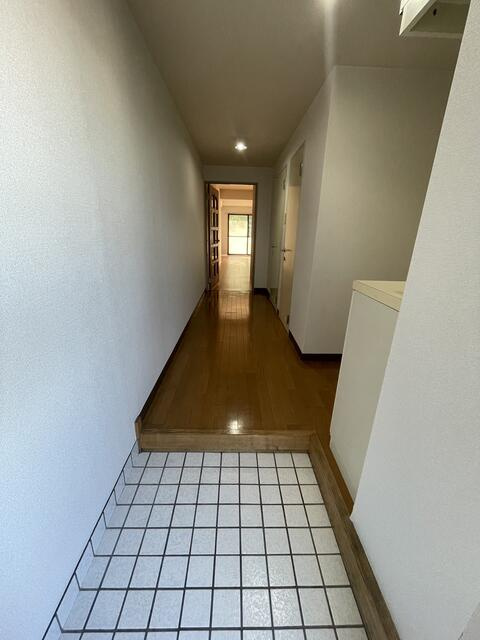 川崎市多摩区三田１丁目の賃貸マンションの玄関