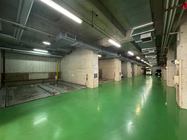 川崎市多摩区三田１丁目の賃貸マンションの駐車場