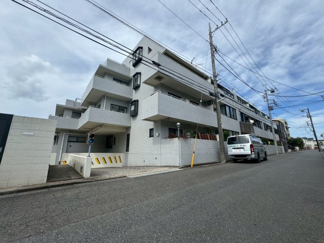 川崎市多摩区三田１丁目の賃貸マンション