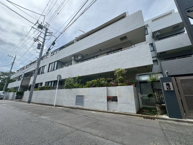 川崎市多摩区三田１丁目の賃貸マンションの外観