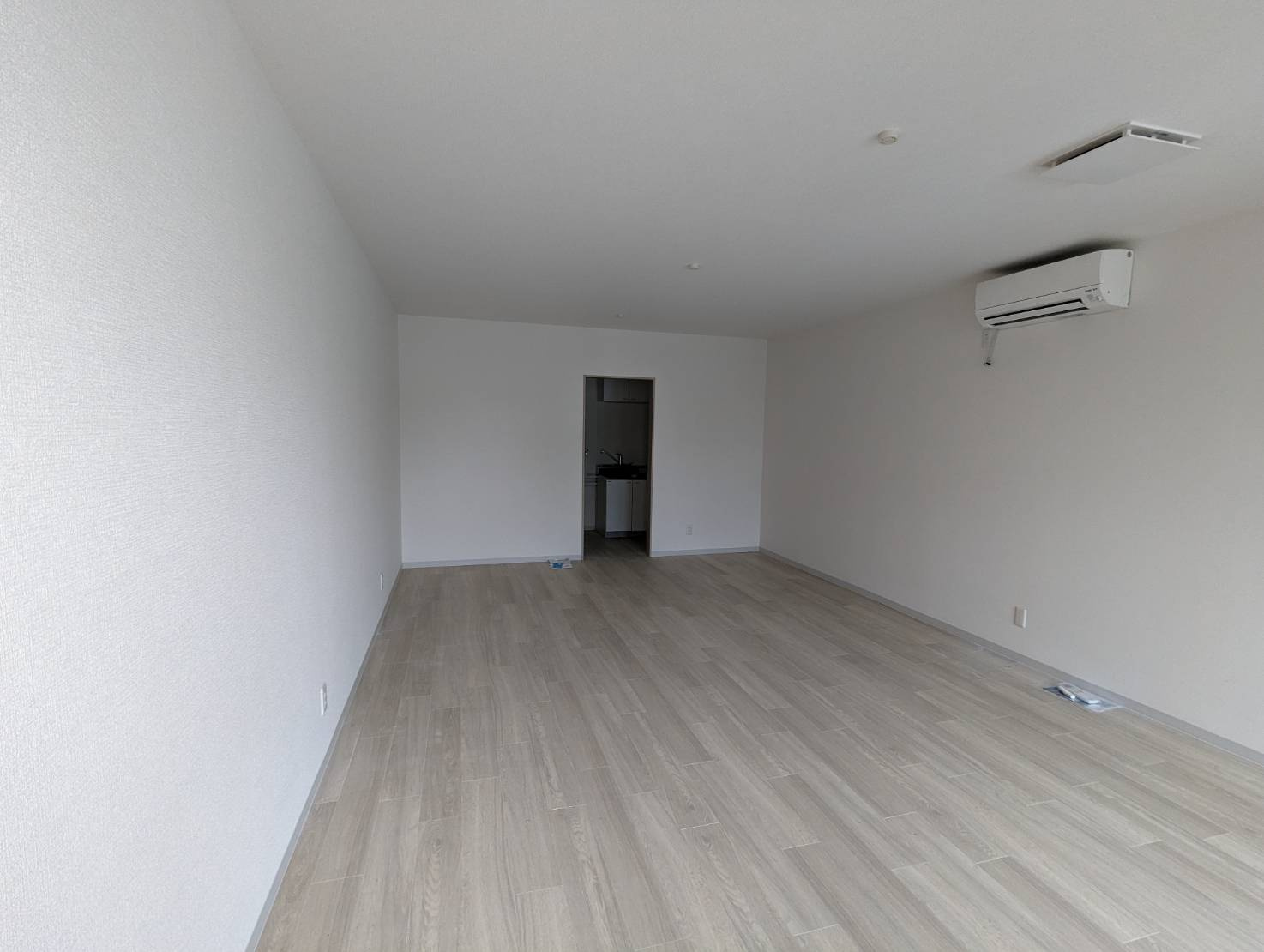 昭和中央3-2-4貸店舗の居間・リビング