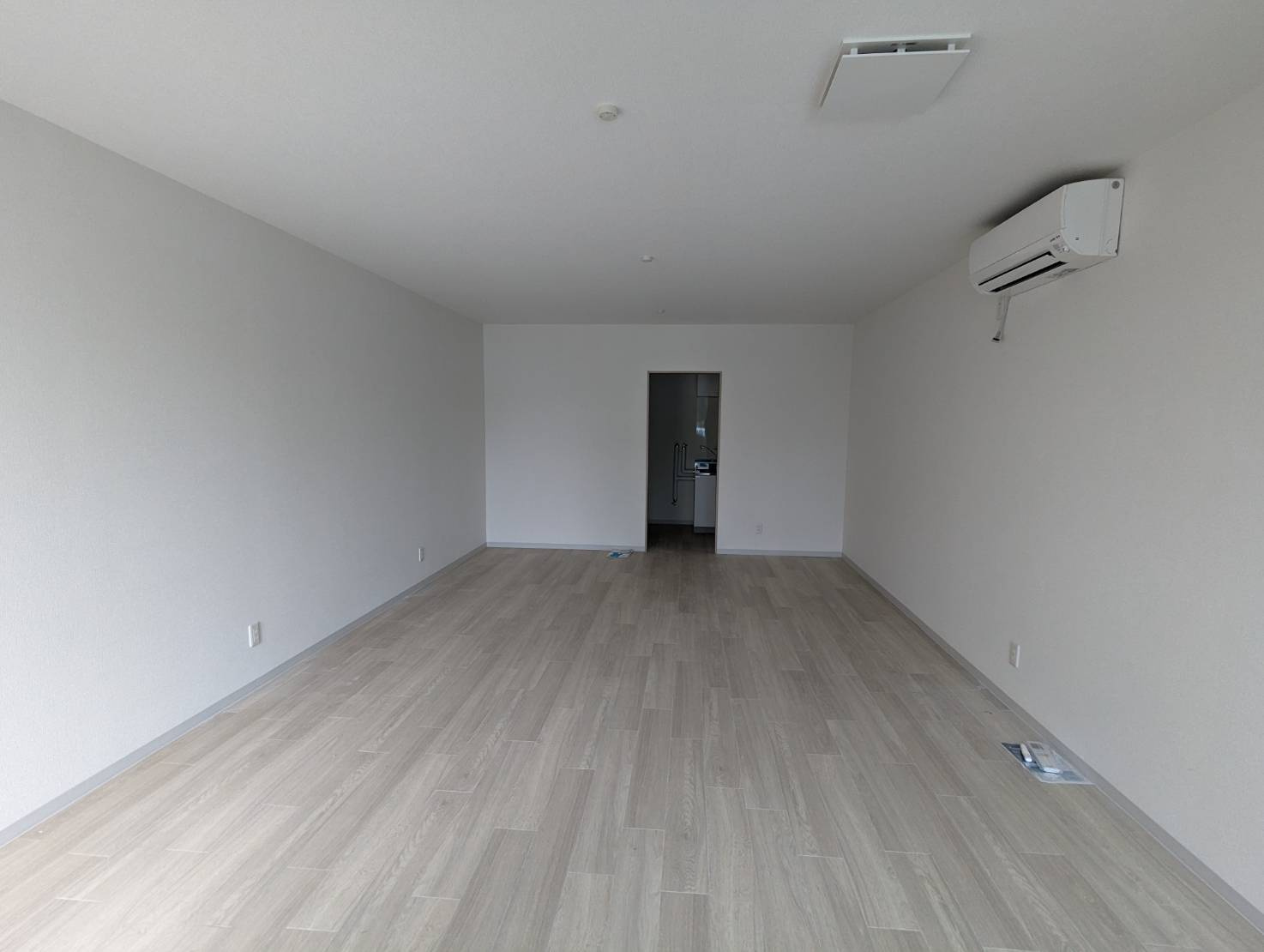 昭和中央3-2-4貸店舗の居間・リビング