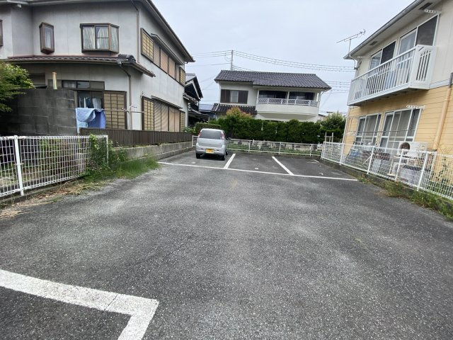 エステートピア白浜Ⅰの駐車場