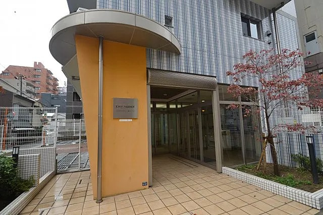 エスティメゾン神戸三宮のエントランス