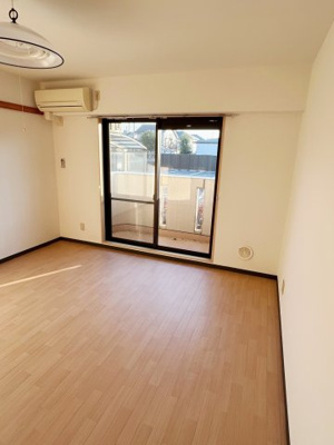 【居間・リビング】 | カルネドールⅢ | ※写真は別部屋の物です。