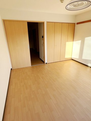 【居間・リビング】 | カルネドールⅢ | ※写真は別部屋の物です。