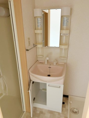 【洗面所】 | カルネドールⅢ | ※写真は別部屋の物です。