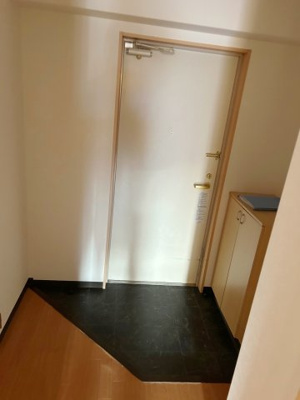 【玄関】 | カルネドールⅢ | ※写真は別部屋の物です。