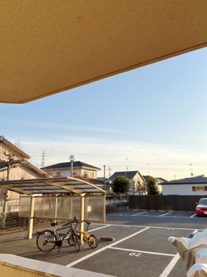 【駐車場】 | カルネドールⅢ | ※写真は別部屋の物です。