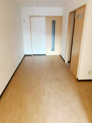 【居間・リビング】 | カルネドールⅢ | ※写真は別部屋の物です。