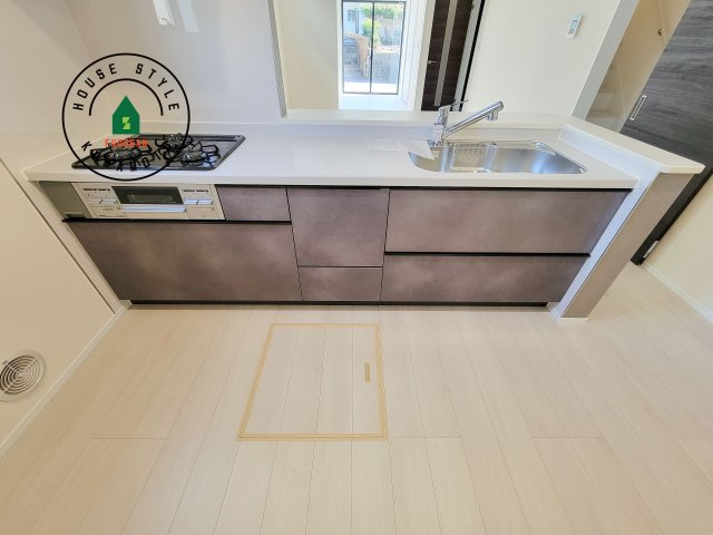 合志市須屋第12-2棟（1号棟）のキッチン|ご家族を近くに感じられる対面キッチンのLDK。会話もはずみそうですね。