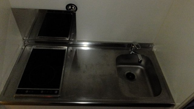 レオネクスト赤坂のキッチン|電熱タイプの2口の広めのキッチンです。