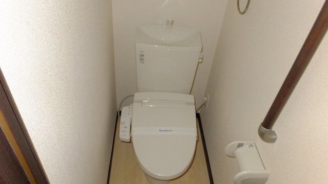 レオネクスト赤坂のトイレ|温水洗浄便座付き