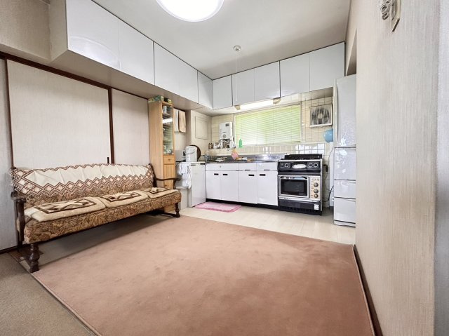 ハイツ一王山 A棟のキッチン|キッチンはグリル機能やオーブンもついておりお料理の幅が広がりそうですね♪