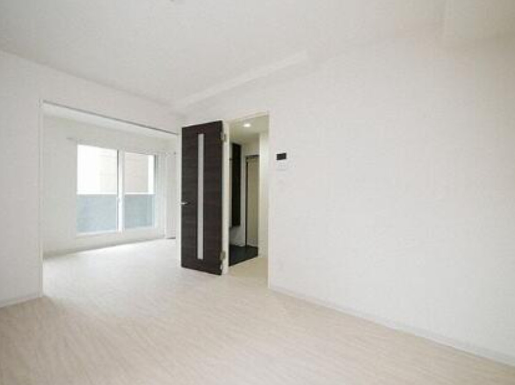 札幌市中央区南二十二条西8丁目　一棟マンション　築4年の居間・リビング