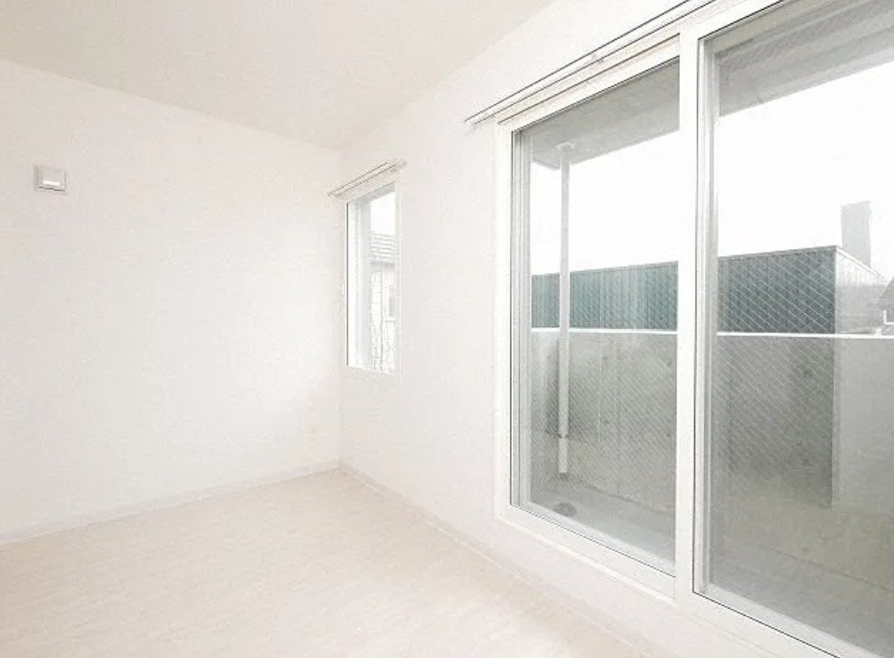 札幌市中央区南二十二条西8丁目　一棟マンション　築4年の洋室