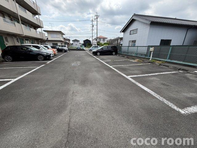 ボーネンＫの駐車場