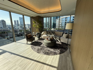 【居間・リビング】 | キッチンにも床暖房完備で寒い冬も足元から優しく暖めます♪
2025年5月8日撮影