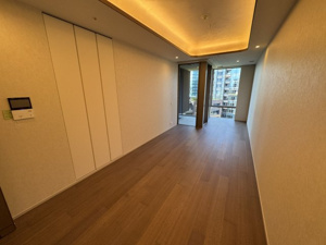 【寝室】 | 13.3帖の広々主寝室♪
2025年5月8日撮影