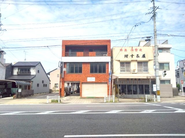 吉野屋ビルの外観